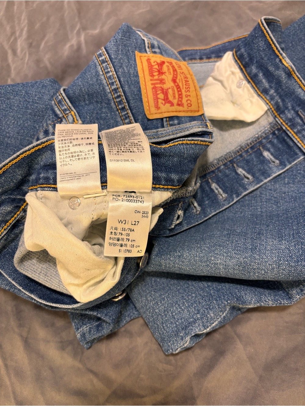 Levi's women's high rise ribcage cropped ankleStraight LegJeans in Med Blue Wash